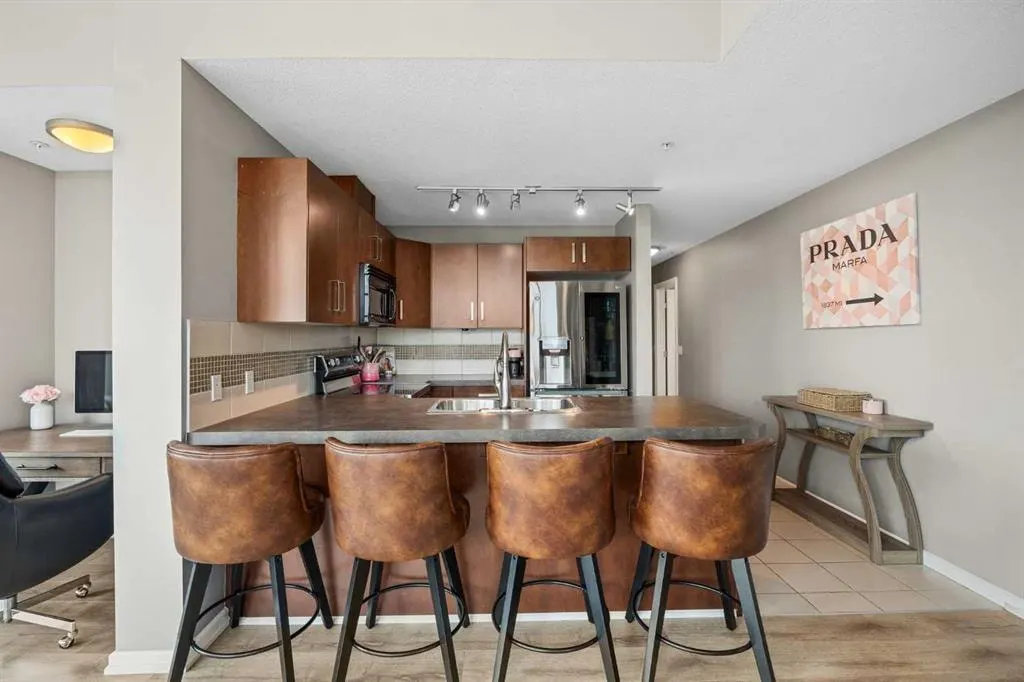 210 15 Avenue SE #206