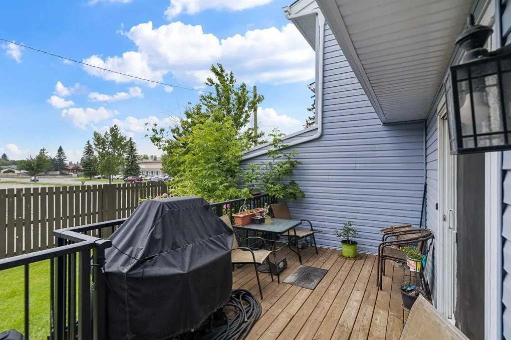 195 Manora Place NE #3