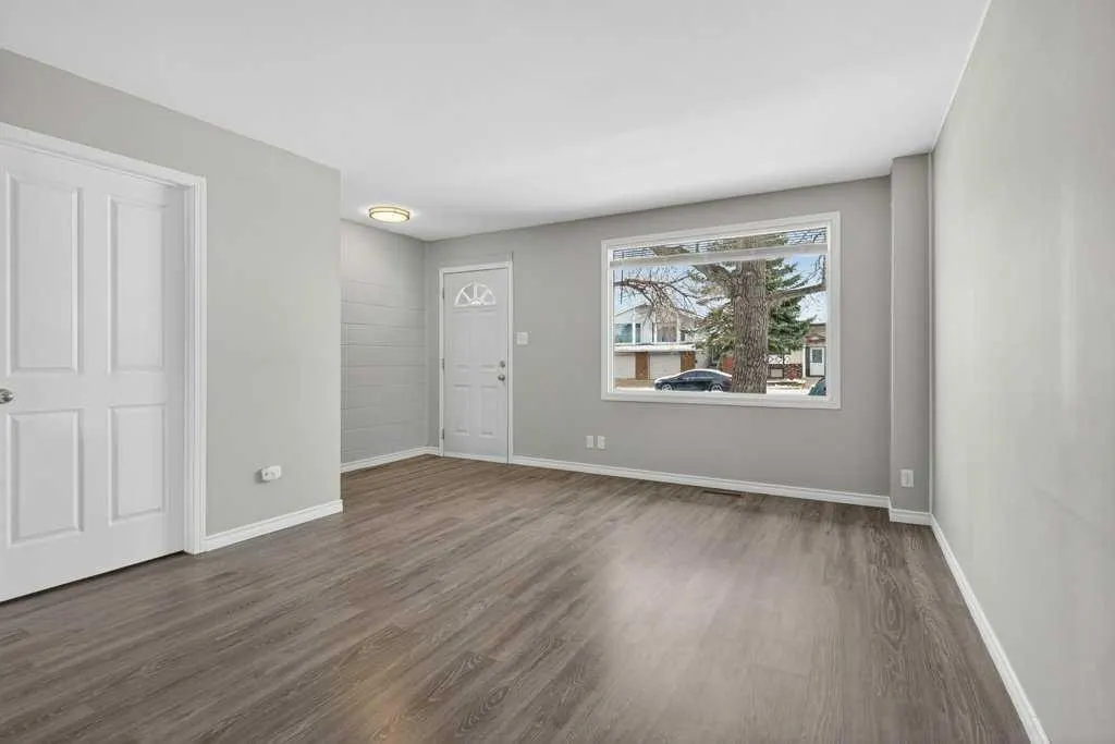 2211 19 Street NE #303