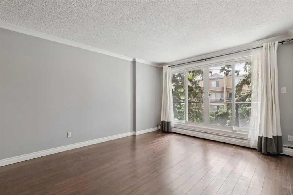 110 24 Avenue SW #302