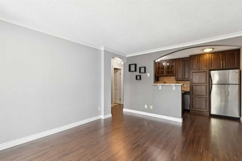 110 24 Avenue SW #302