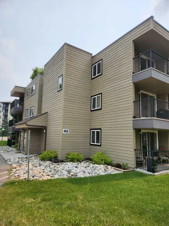 40 Glenbrook #201