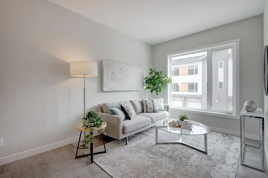 212 Shawnee Square SW