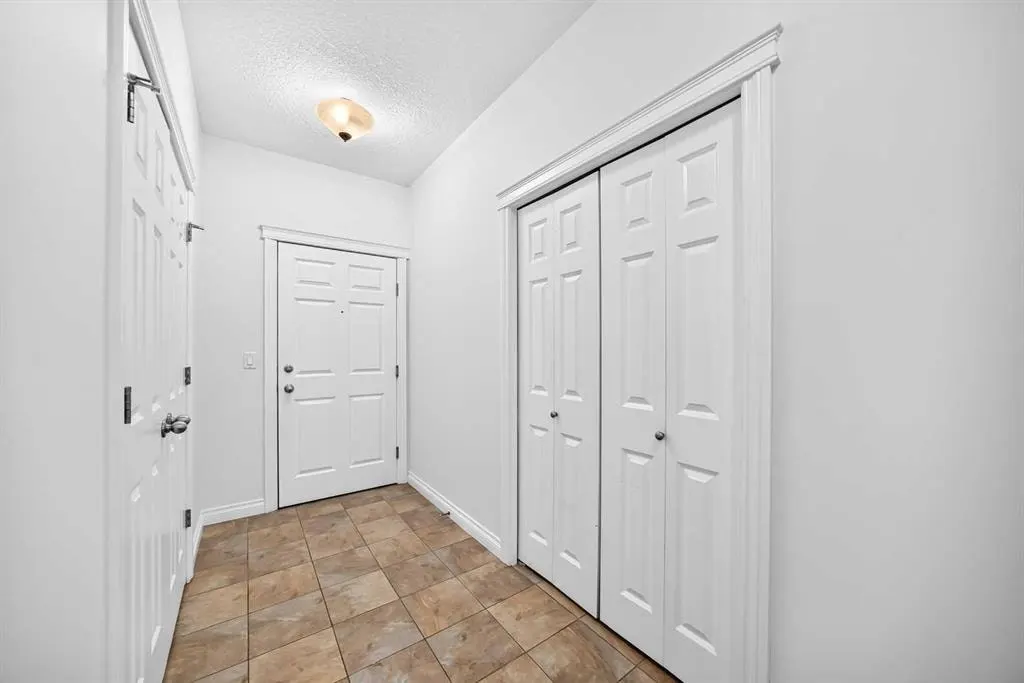 4 Hemlock Crescent SW #103