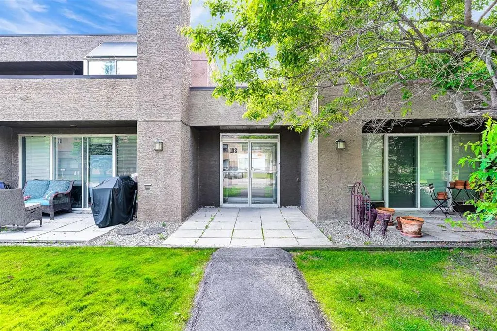 108 Village Heights SW #1