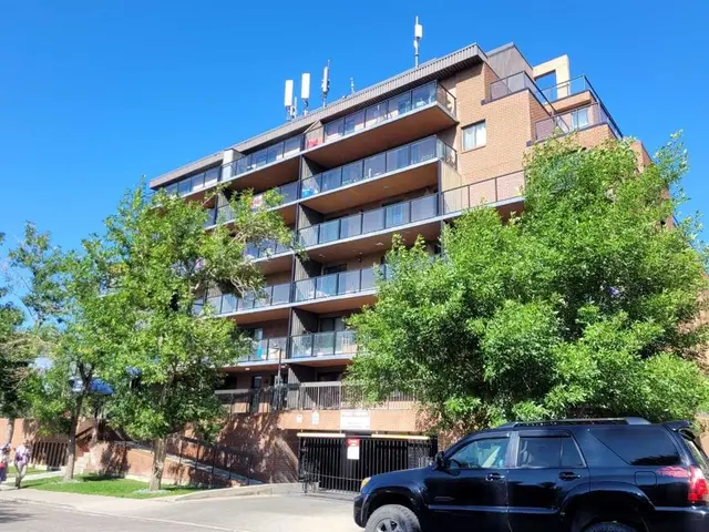 1900 25A Street SW #302, Killarney/Glengarry